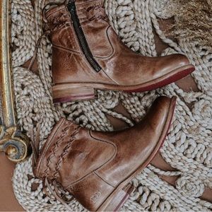 NWT Bedstu Craven Booties